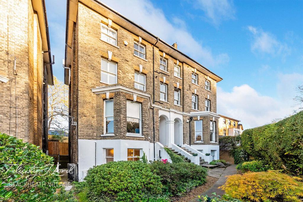 Blackheath Grove, London, SE3 1 bed apartment - £375,000