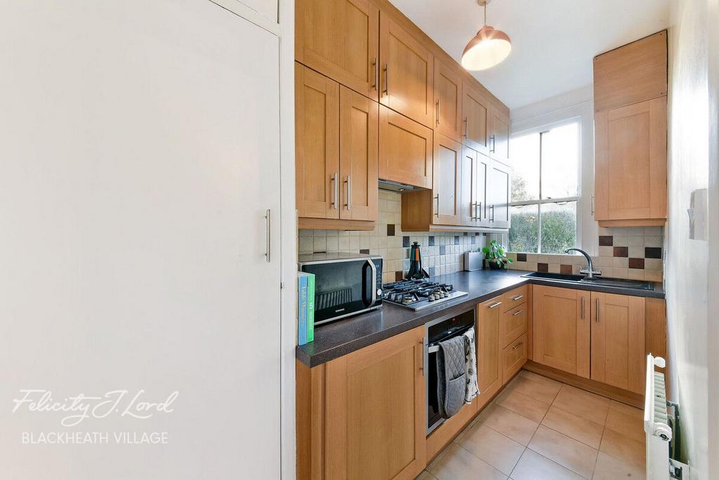 Blackheath Grove, London, SE3 1 bed apartment £375,000