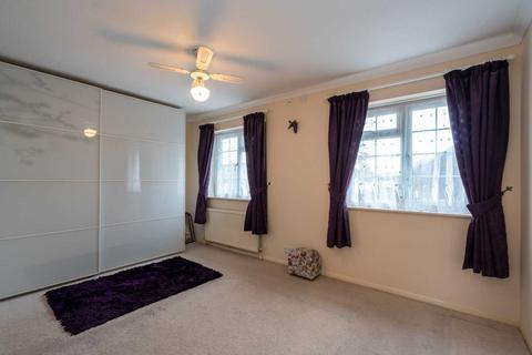 3 Pembridge Chase, Bovingdon, Hemel Hempstead, HP3 0QR