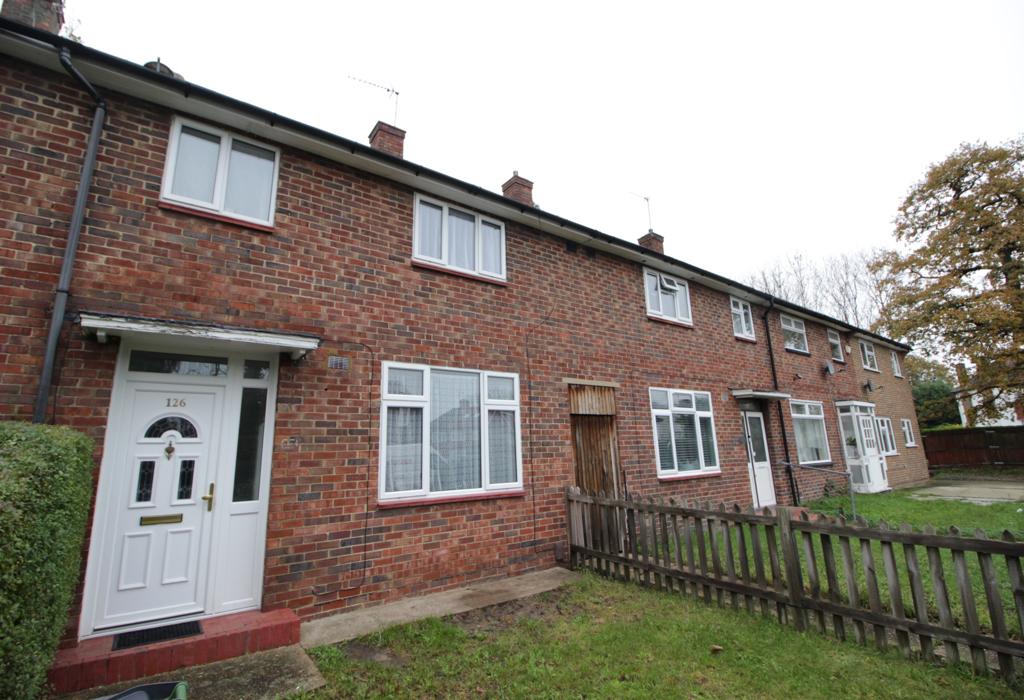 Restons Crescent, London 3 bed terraced house £1,700 pcm (£392 pw)
