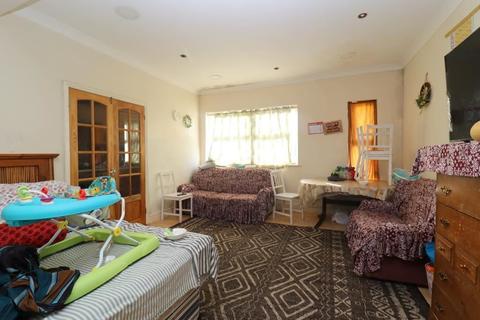 2 bedroom flat for sale - 92A Crawley Road, Luton, Bedfordshire, LU1 1HZ