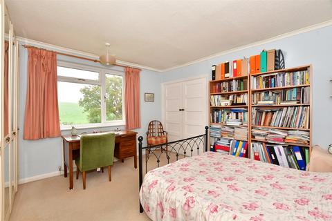 66 Dukes Avenue, Theydon Bois, Epping, CM16 7HF