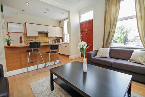 4 bedroom terraced house to rent - BILLS INCLUDED - Beechwood Terrace, Burley, LS4