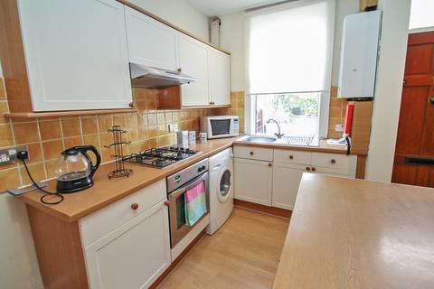 4 bedroom terraced house to rent - BILLS INCLUDED - Beechwood Terrace, Burley, LS4