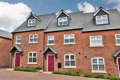 3 bedroom townhouse for sale - Barrowfield Drive, Stamford, PE9