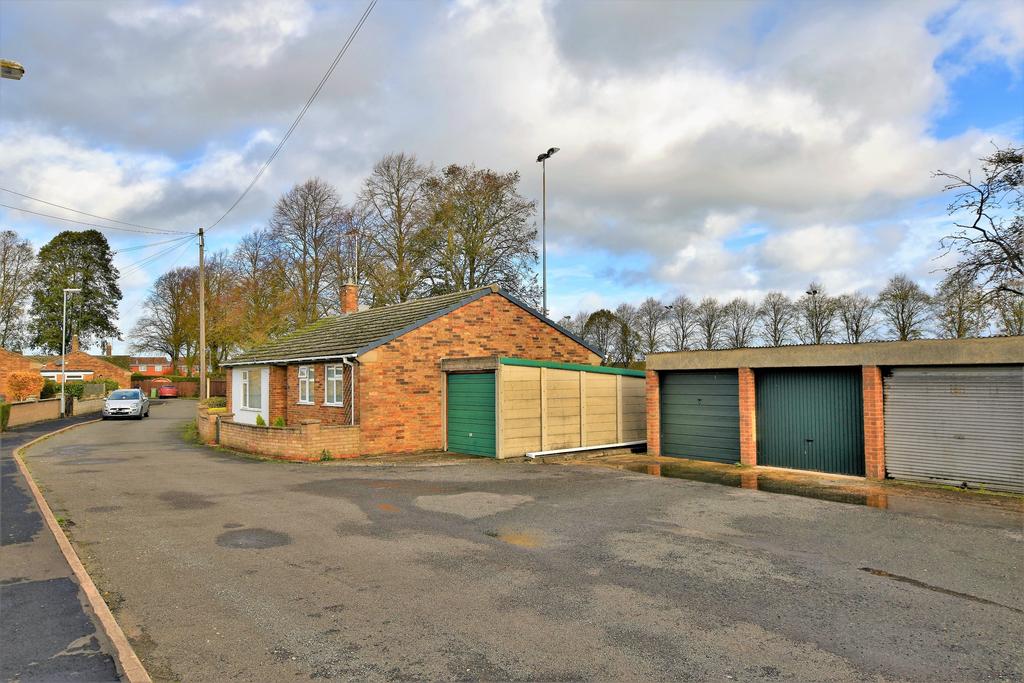 Masterton Close, Stamford, PE9 Garage £30,000