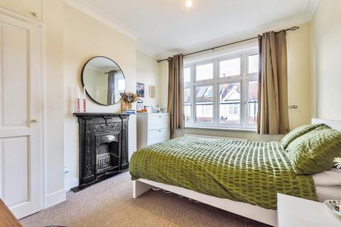 26 Deal Road, London, SW17 9JW