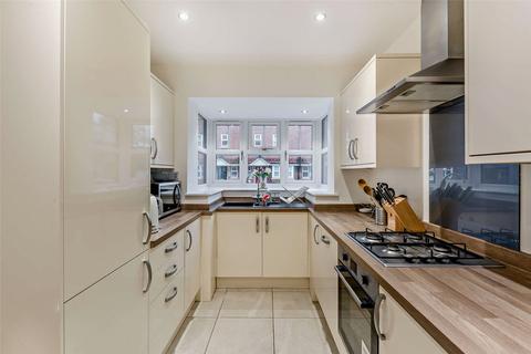 8 Broadleaf Gardens, Wolverhampton, WV3 7BU