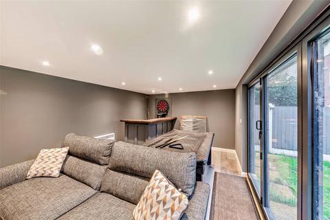 8 Broadleaf Gardens, Wolverhampton, WV3 7BU