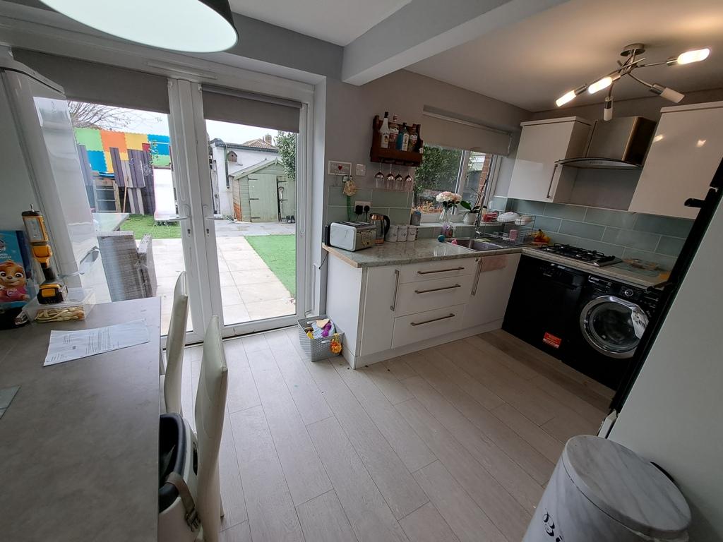 Went Hill Gardens, Lower Willingdon, Eastbourne BN22 2 bed semi