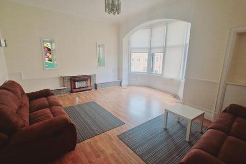 3 bedroom flat to rent, Novar Drive, Hyndland, Glasgow, G12