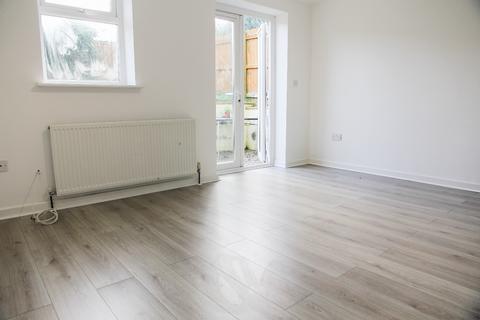3 bedroom terraced house to rent, Mountbatten Close, St. Columb Minor, Newquay, TR7