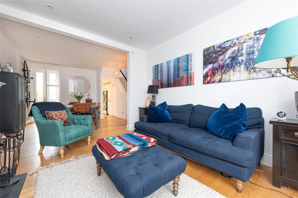College Road, London, NW10 4 bed terraced house £4,250 pcm (£981 pw)