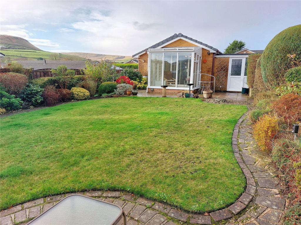 Knowl Meadow, Helmshore, Rossendale, BB4 3 bed bungalow for sale £350,000