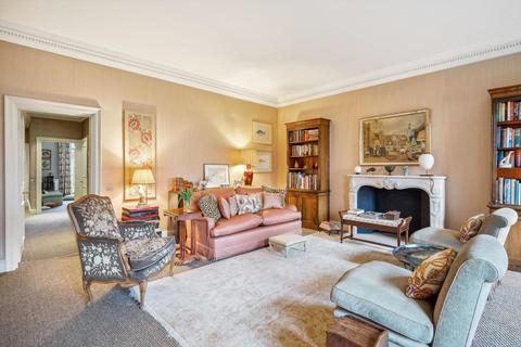 2 bedroom flat to rent - Eaton Square, London, SW1W