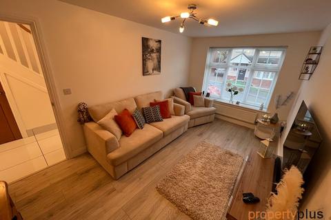15 Highfields, Tonyrefail, Porth, CF39 8GB