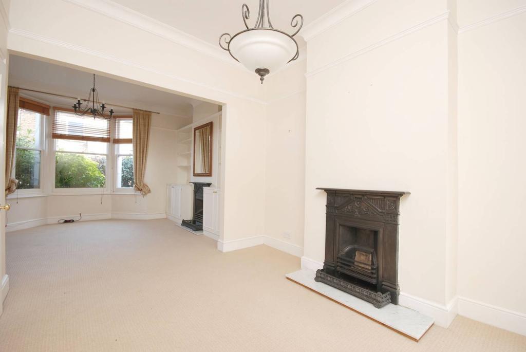 Graham Road, Wimbledon, London, SW19 4 bed house £3,700 pcm (£854 pw)