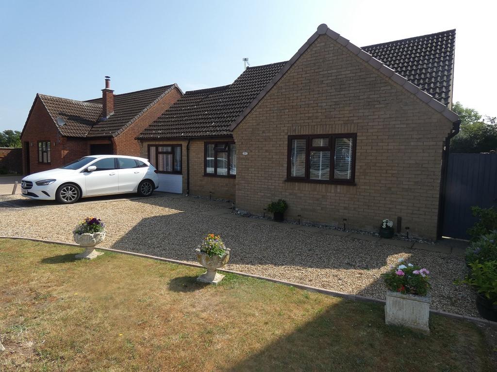 Heathlands Drive, Croxton, IP24 1UT 3 bed detached bungalow for sale