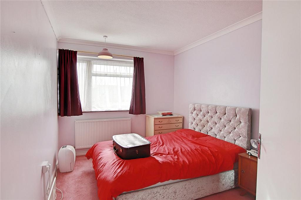 Harsfold Close, Rustington... 2 bed apartment £240,000