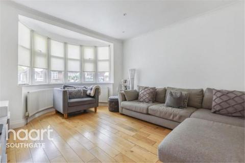 4 bedroom semi-detached house to rent - Chase Way, N14