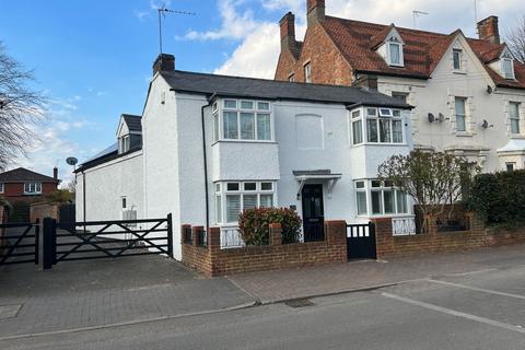 undefined, High Street, Newport Pagnell