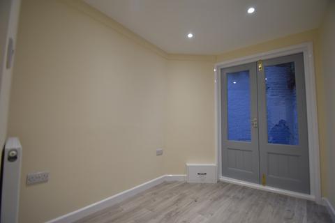 3 bedroom townhouse to rent, 6 Abbey Foregate, Shrewsbury SY2 6AD