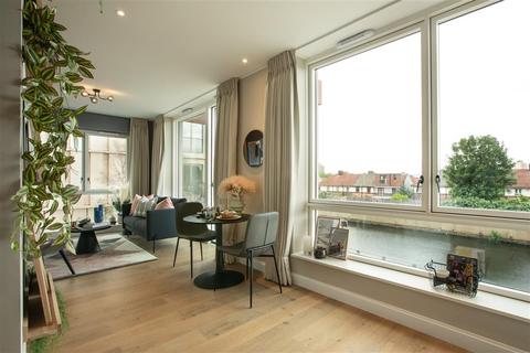1 bedroom flat to rent - Copperworks Wharf Sugar House Island E15