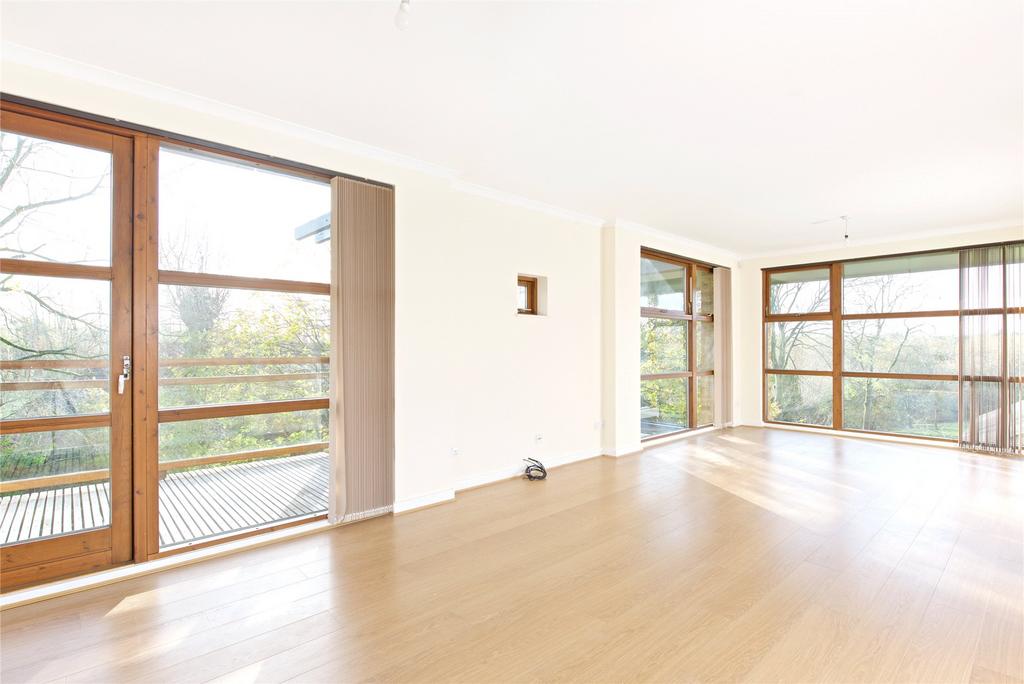 Sitting/Dining Room