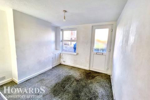 2 bedroom terraced house to rent, Roman Road, Lowestoft