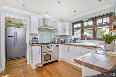 16 Back Lane, Hethersett, Norwich, NR9 3JJ