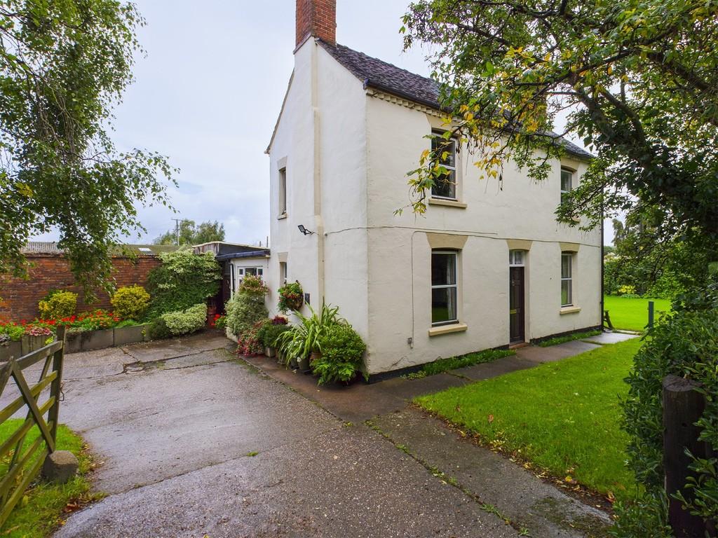 Wood End Lane, Curborough 3 bed detached house for sale £750,000