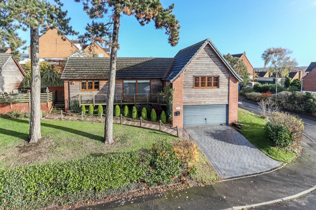 St. James Crescent, Acton Trussell 2 bed detached house for sale £425,000