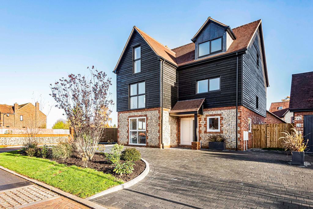 Horse Leys, Rotherfield Greys, HenleyonThames 5 bed detached house to