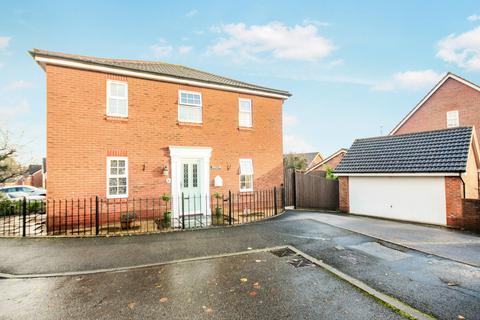 4 bedroom detached house for sale - Redwing Grove, Packmoor, Stoke-on-Trent