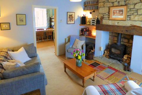 2 bedroom cottage to rent, Chester Street, CIRENCESTER