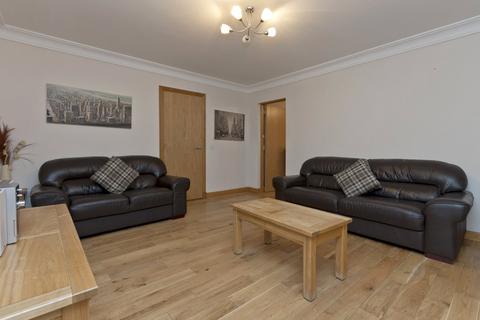 2 bedroom flat to rent, Crown Street, City Centre, Aberdeen, AB11