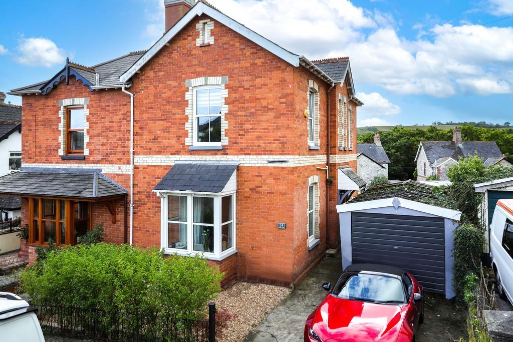 Decoy Road, Newton Abbot 3 bed semidetached house £400,000