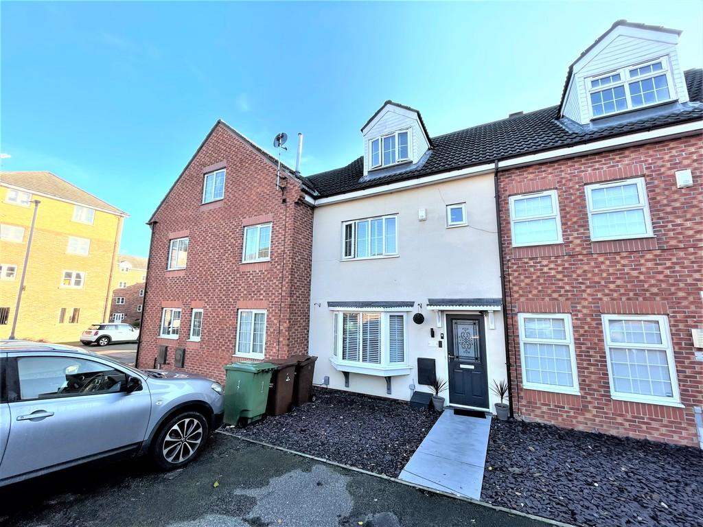 Woodhead Close, Ossett 4 bed townhouse to rent £999 pcm (£231 pw)