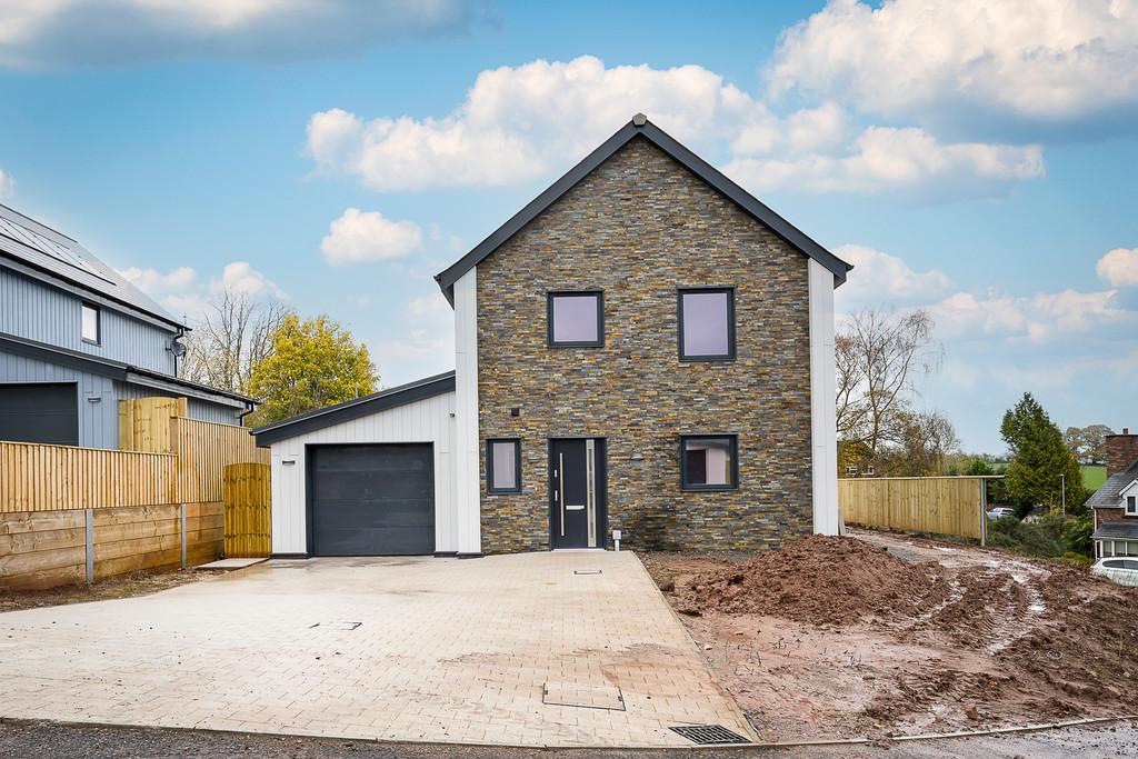 Symonds Yat View, Whitchurch 3 bed detached house for sale £500,000
