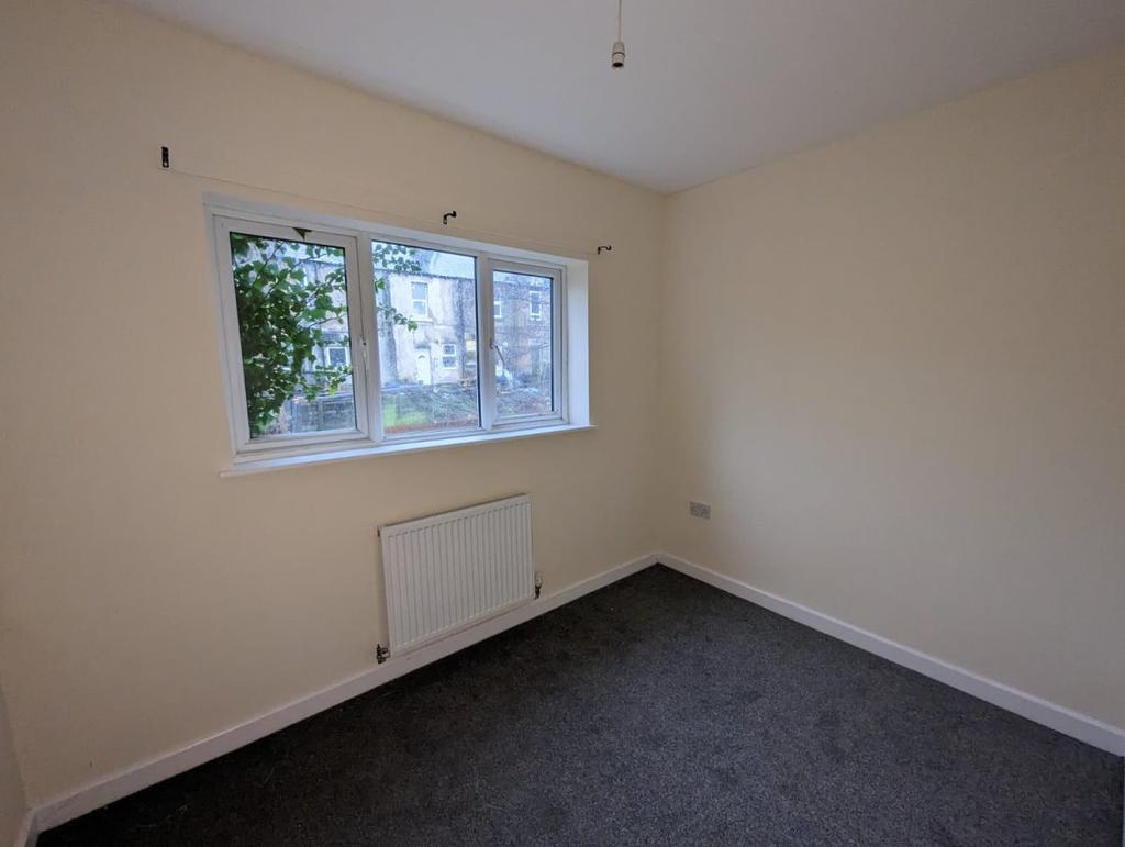 Bond Street, Wombwell 2 bed house - £500 pcm (£115 pw)