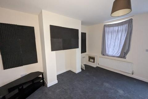 2 bedroom house to rent, Bond Street, Wombwell