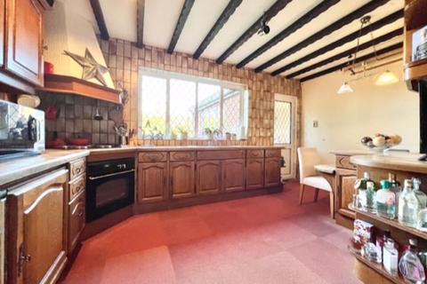 4 bedroom detached bungalow for sale - NORTH SEA LANE, CLEETHORPES