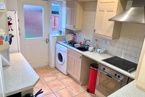 3 bedroom semi-detached house to rent - Mallowdale Ave, Fallowfield, Lancashire, M14