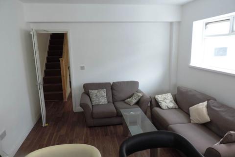 4 bedroom house to rent - Wyeverne Road, First Floor Flat, Cathays, Cardiff