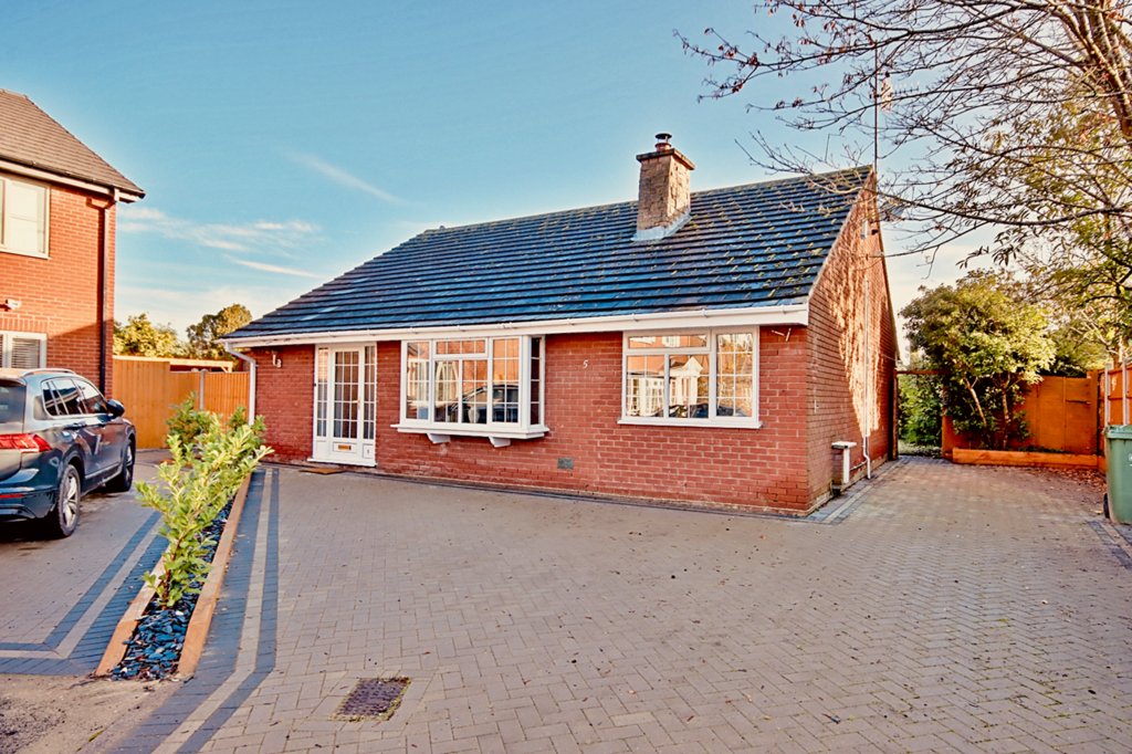 Nash Close, Bevere, Worcester, WR3 3 bed detached bungalow for sale £