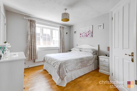 4 bedroom detached house to rent - Dairyglen Avenue, Cheshunt, Waltham Cross, EN8