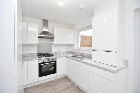 3 bedroom townhouse for sale - Lake View Grove, Hogganfield, Glasgow, G33 1FU