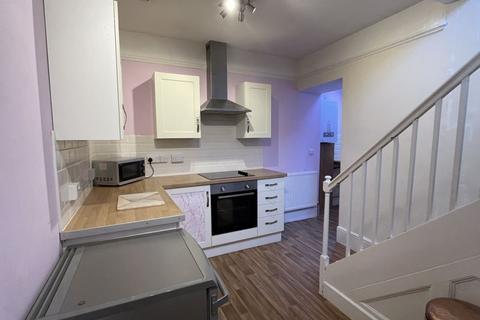 1 bedroom end of terrace house to rent, Quay Street, Newport