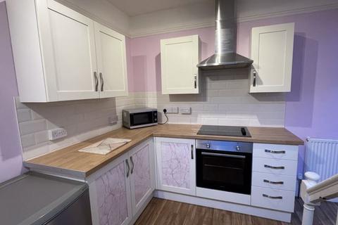 1 bedroom end of terrace house to rent, Quay Street, Newport