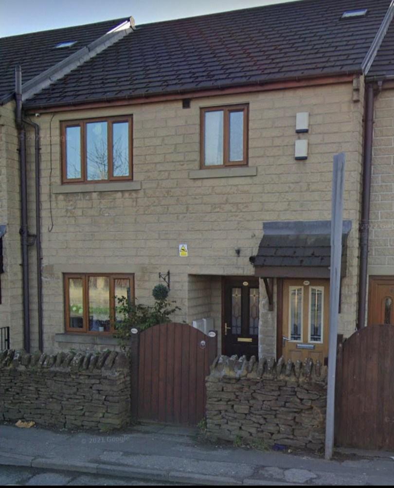 Cleckheaton Road, Oakenshaw, Bradford, BD12 2 bed flat for sale £110,000